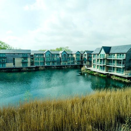 De Vere Cotswold Water Park Apartments Cirencester Exterior foto