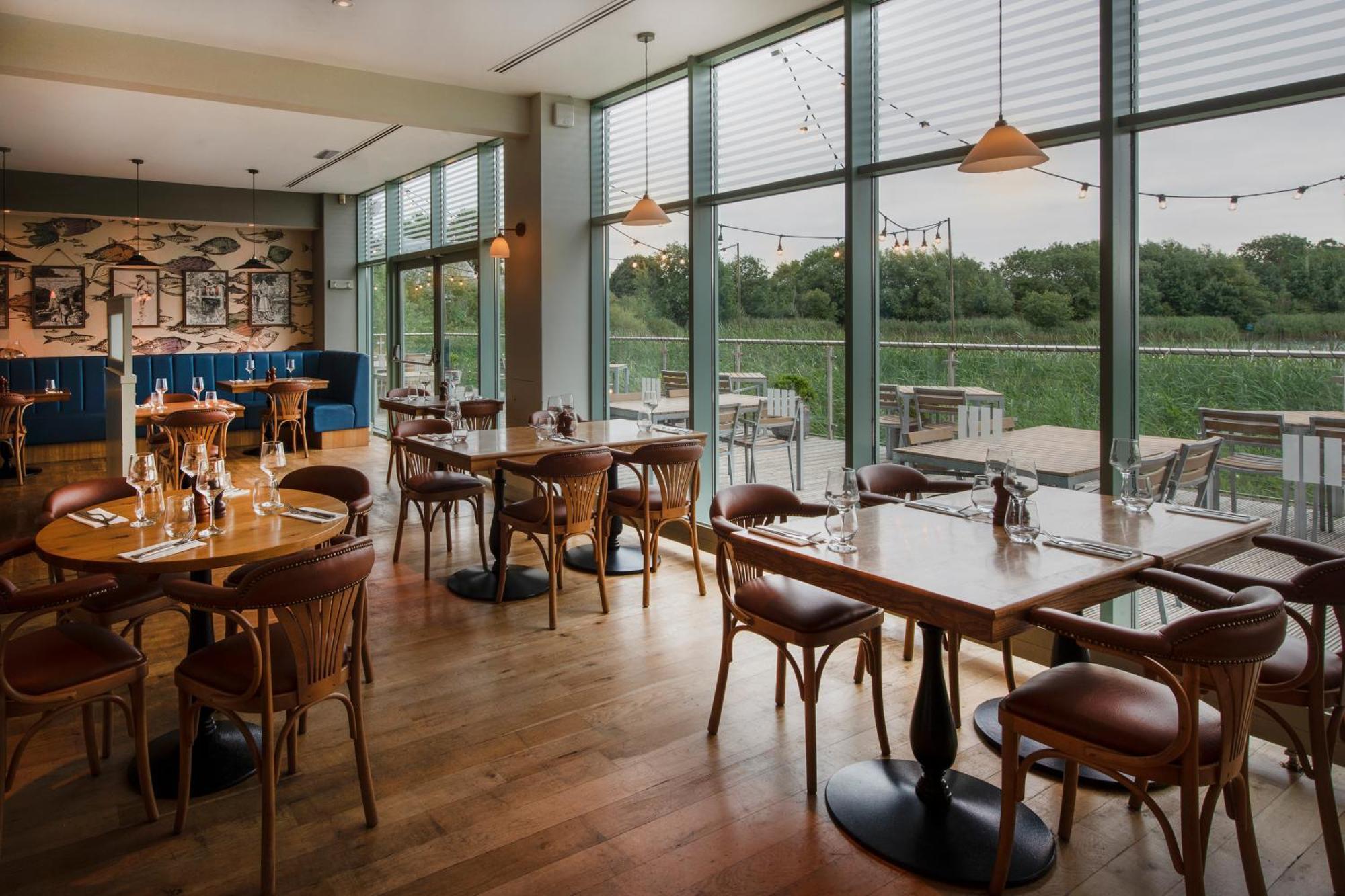 De Vere Cotswold Water Park Apartments Cirencester Exterior foto